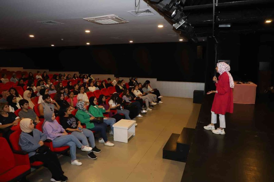 Yükseköğretim Sınavına Girecek Öğrencilere Tüyolar Verildi