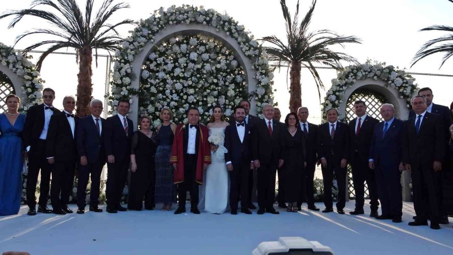 Başkan Böcek Oğlunun Nikahını Kıydı, Kılıçdaroğlu Şahitliğini Yaptı