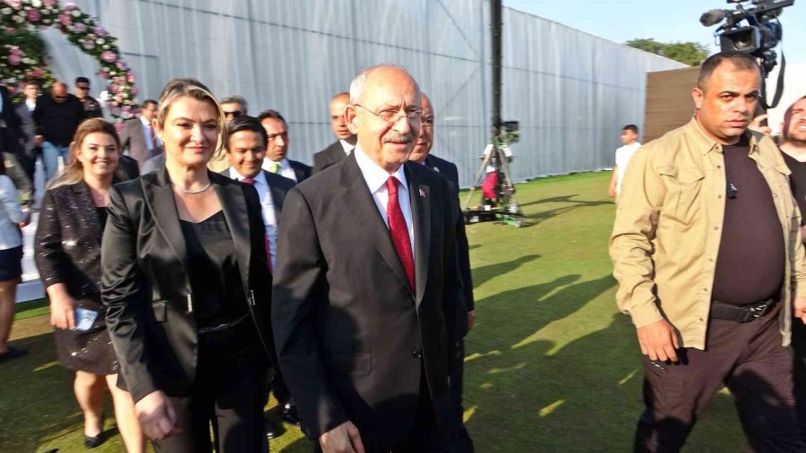 Başkan Böcek Oğlunun Nikahını Kıydı, Kılıçdaroğlu Şahitliğini Yaptı