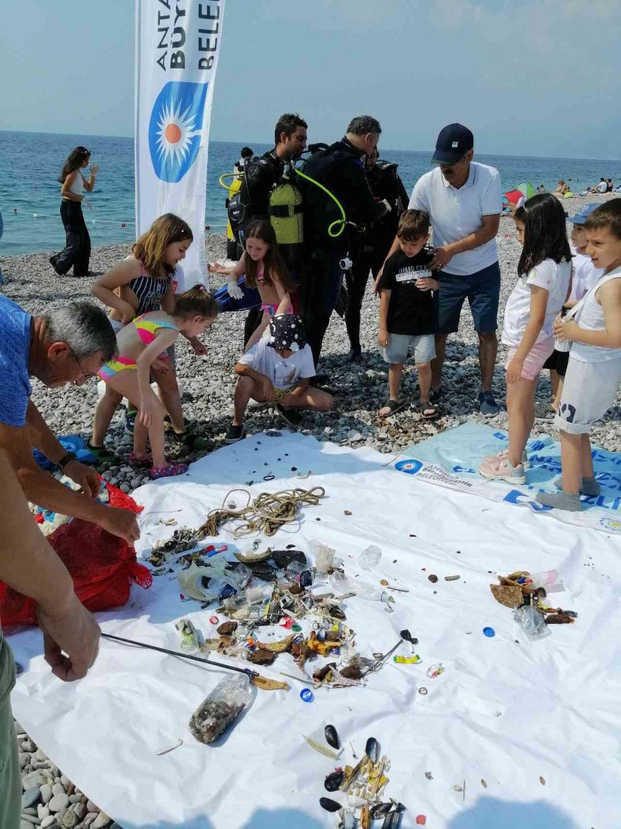 Büyükşehir’den 19 Mayıs’ta Deniz Ve Plaj Temizliği