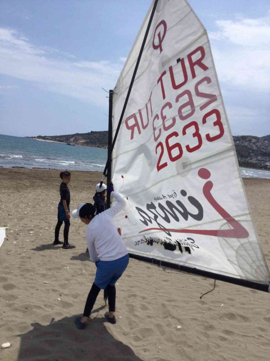 Finike’de 19 Mayıs Yelken Yarışları Başladı