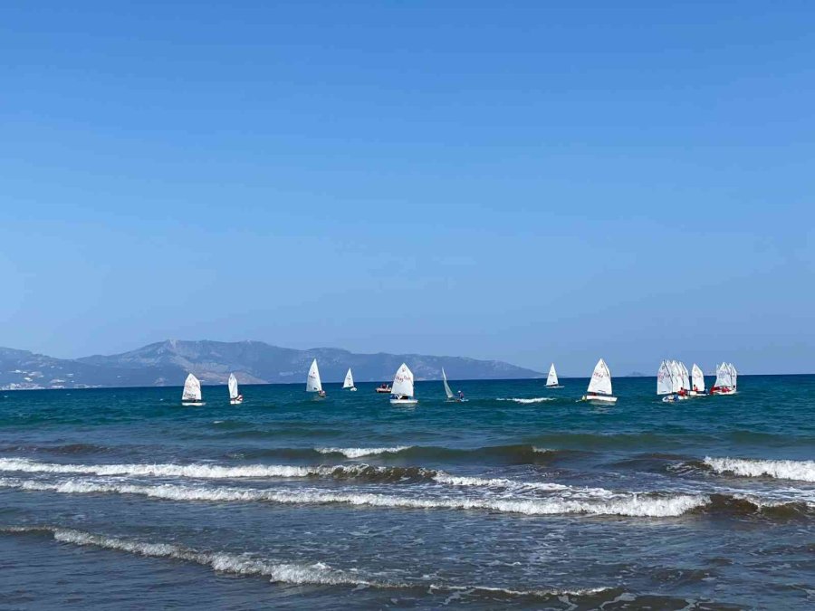 Finike’de 19 Mayıs Yelken Yarışları Başladı