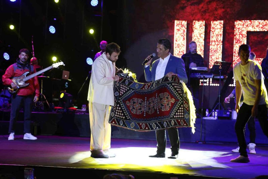 Döşemealtı’nda 19 Mayıs Coşkusu