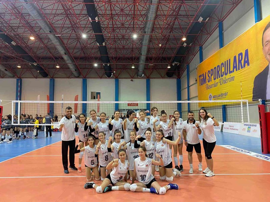 Döşemealtılı Voleybolcular, Türkiye’de İlk 16 Takım Arasında