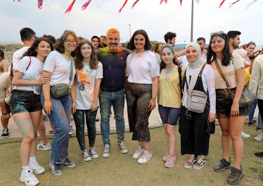 Manavgat’ta Colorfest Ve Uçurtma Şenliği