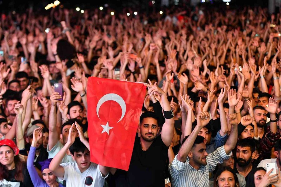 Sagopa Kajmer, Mersinli Gençleri Coşturdu