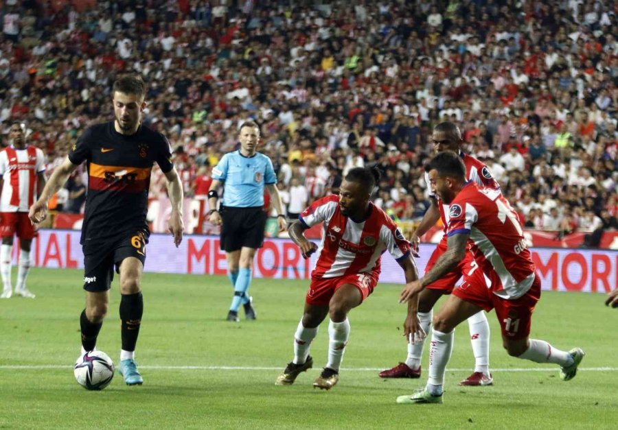 Spor Toto Süper Lig: Ft Antalyaspor: 1 - Galatasaray:0 (ilk Yarı)
