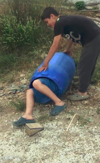 Varil İçinde Tehlikeli Eğlence