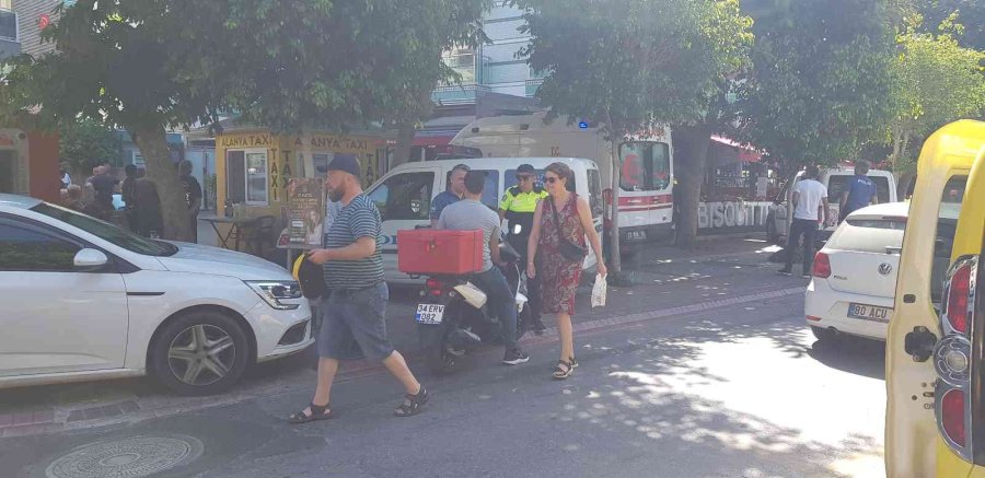 Cinnet Getiren Ukraynalı Baba, 2 Çocuğunu Bıçaklayarak Öldürdü