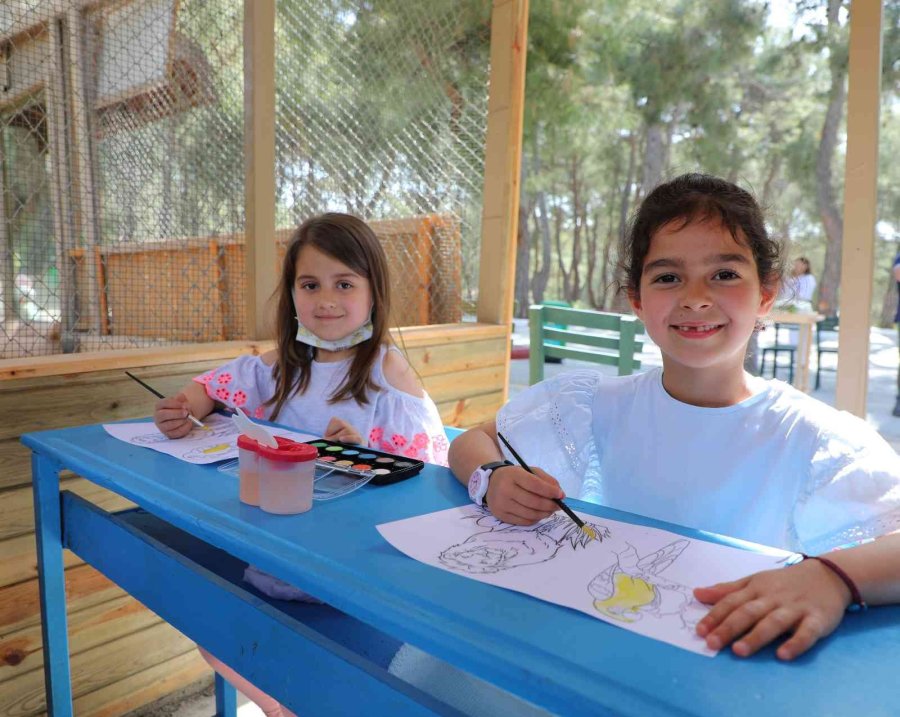 Minik Öğrenciler, Antalya Hayvanat Bahçesi’nde Resim Yaptı