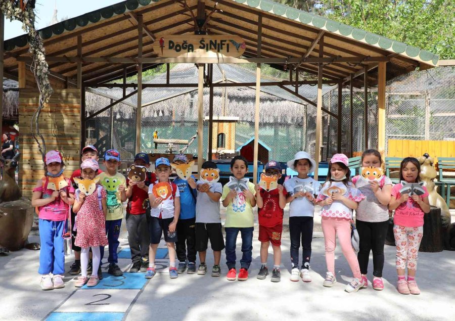 Minik Öğrenciler, Antalya Hayvanat Bahçesi’nde Resim Yaptı