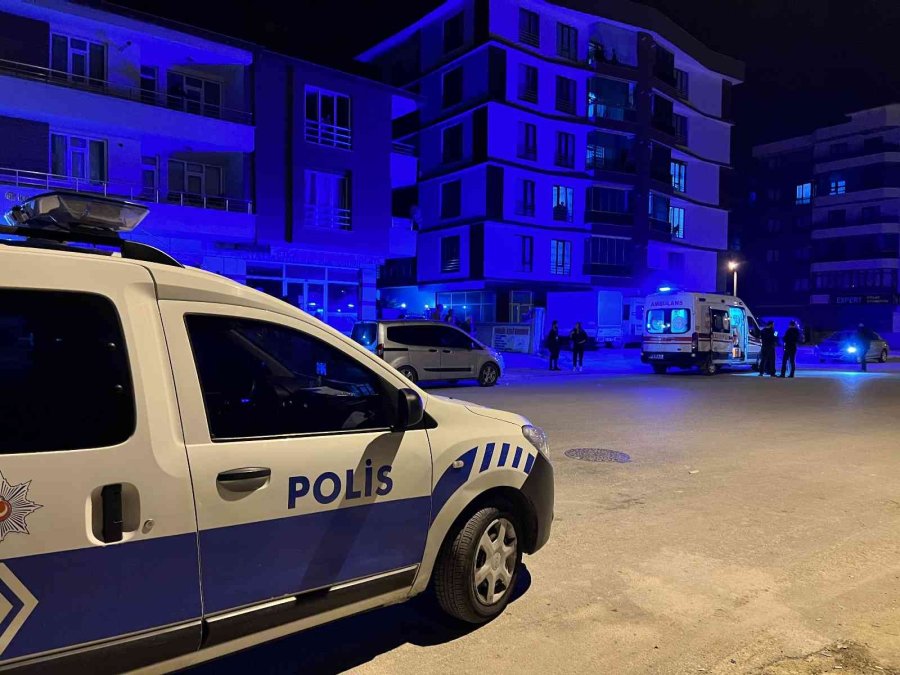 Bıçaklanan Gencin Yakınları, Şüphelinin 2 Yakınını Tüfekle Yaraladı