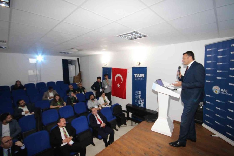 Tam 1. Uluslararası Sosyal Bilimler Kongresi Sona Erdi