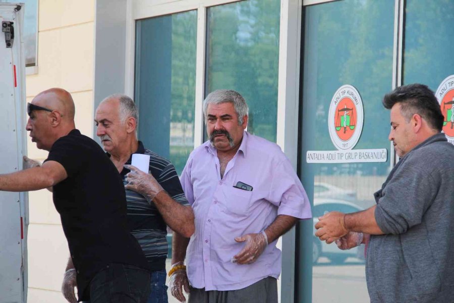 Arkadaşının Yardımına Koşan Genç Kız, Canından Oldu