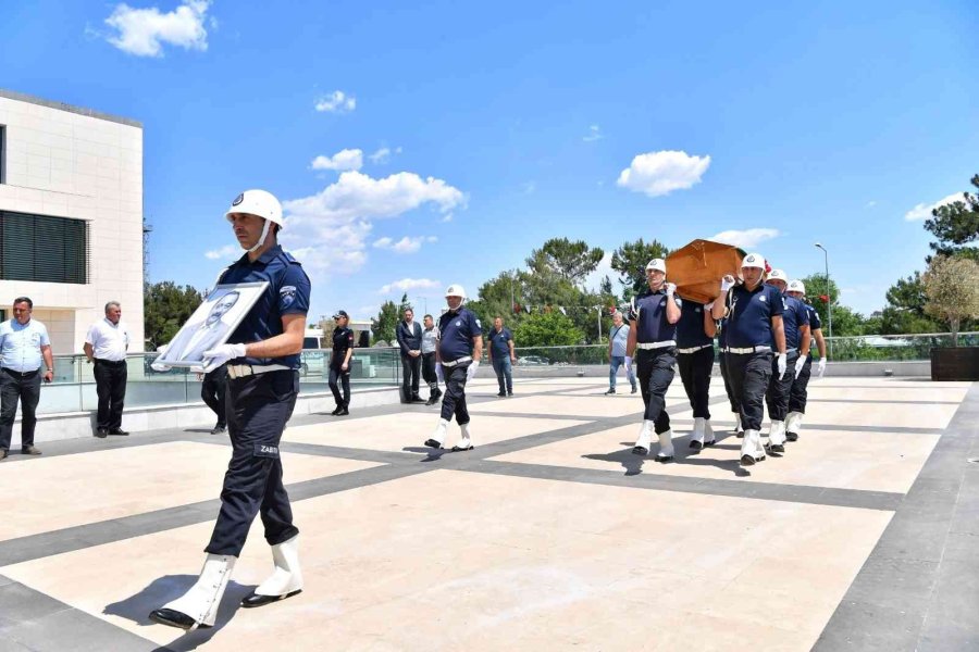 Konyaaltı Belediyesi Eski Başkan Yardımcısı Saygılı, Gözyaşları İçinde Son Yolculuğuna Uğurlandı
