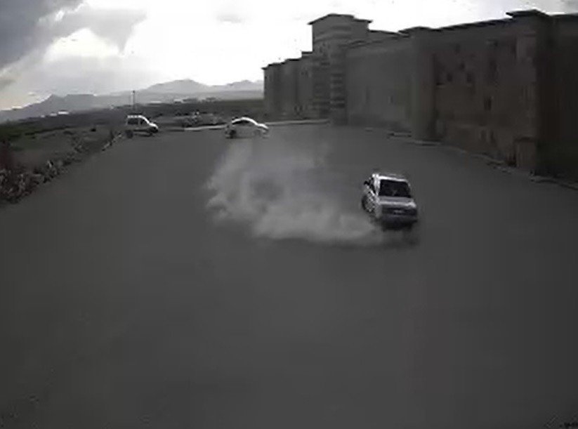 Tarihi Hanın Önündeki Drift 9 Bin 125 Liraya Maloldu