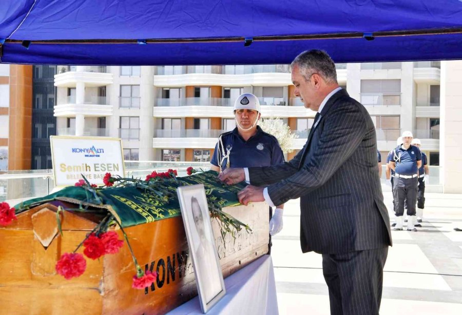 Konyaaltı Belediyesi Eski Başkan Yardımcısı Saygılı, Gözyaşları İçinde Son Yolculuğuna Uğurlandı