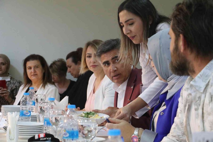 Antalya’da En İyi Piyazı Yapma Yarışması Renkli Görüntülere Sahne Oldu