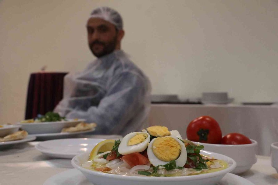 Antalya’da En İyi Piyazı Yapma Yarışması Renkli Görüntülere Sahne Oldu