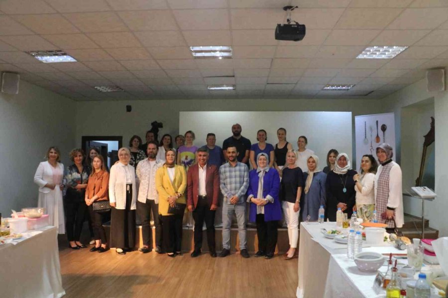 Antalya’da En İyi Piyazı Yapma Yarışması Renkli Görüntülere Sahne Oldu