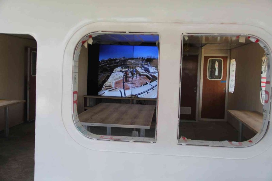 Türkiye’nin En Büyük Su Altı Arkeolojisi Araştırma Gemisi Suya İniyor