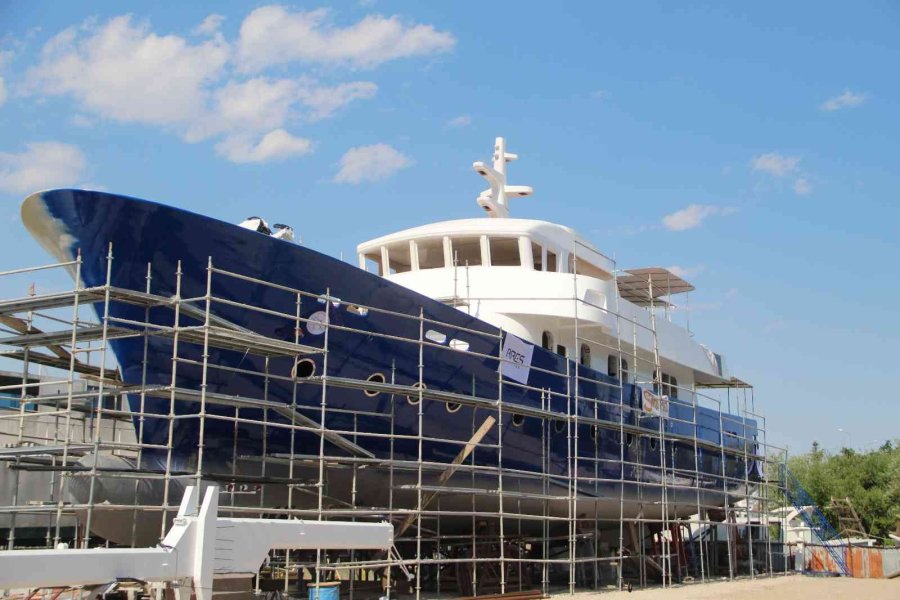 Türkiye’nin En Büyük Su Altı Arkeolojisi Araştırma Gemisi Suya İniyor