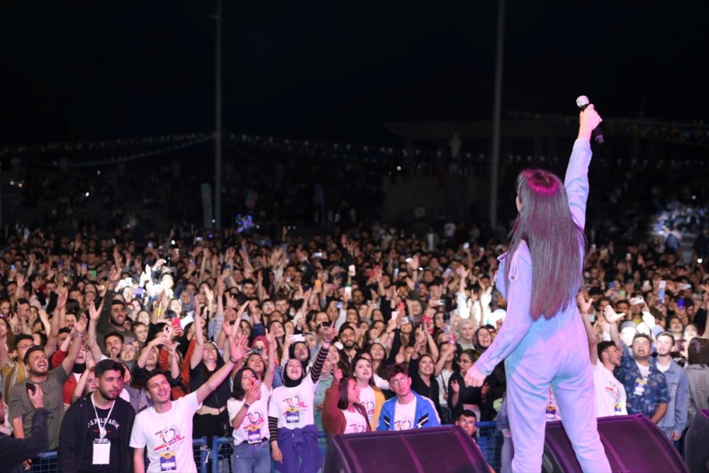 Niğde'de Bahar Şenlikleri Başladı