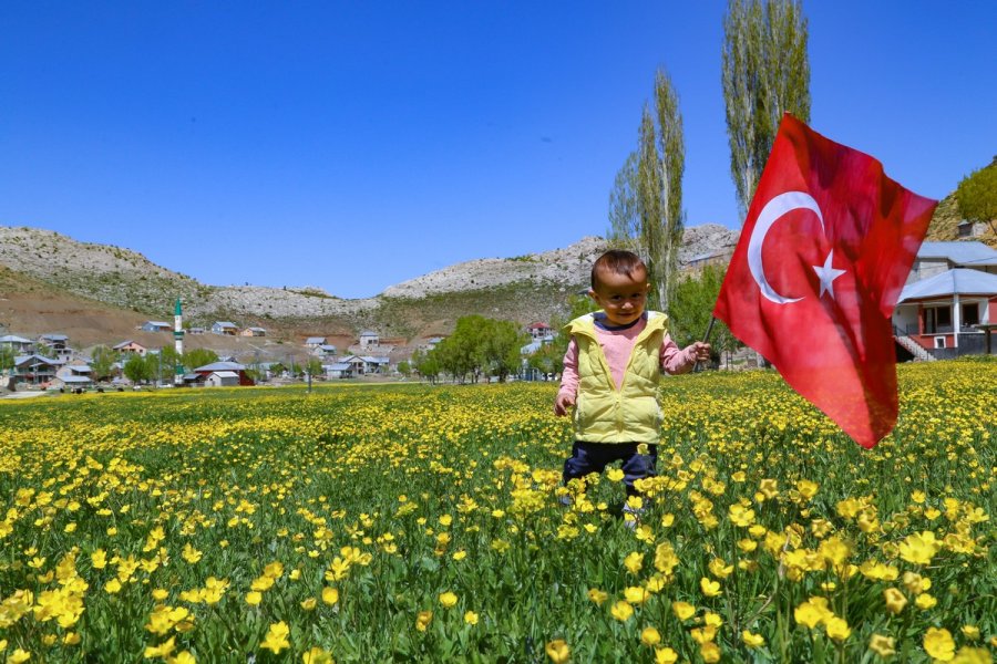 Toros Dağlarındaki Yaylalar Baharın Tüm Güzelliklerini Sunuyor