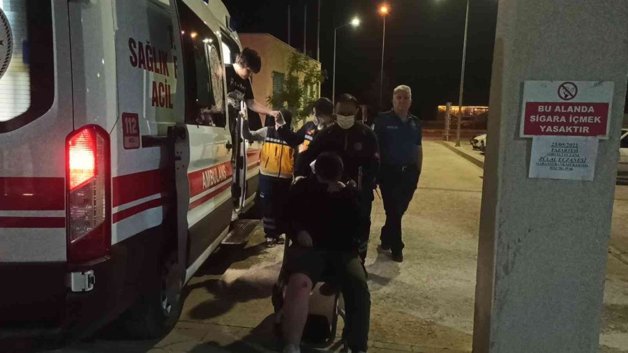 Konya’da Hafif Ticari Araç Motosiklet İle Çarpıştı: 2 Yaralı