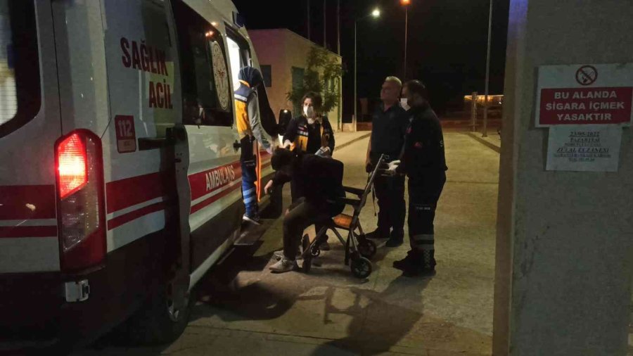Konya’da Hafif Ticari Araç Motosiklet İle Çarpıştı: 2 Yaralı