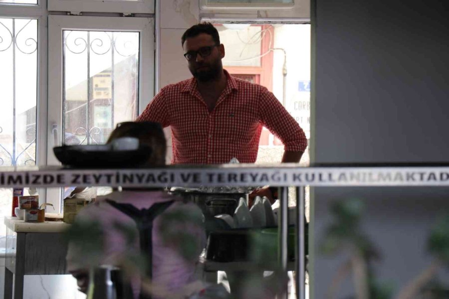 Elinde Bıçakla Girdiği Boş Oteli Yakmakla Tehdit Etti, Polisin Müdahalesiyle Etkisiz Hale Getirildi