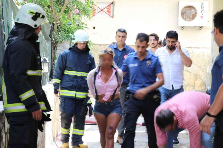 Elinde Bıçakla Girdiği Boş Oteli Yakmakla Tehdit Etti, Polisin Müdahalesiyle Etkisiz Hale Getirildi