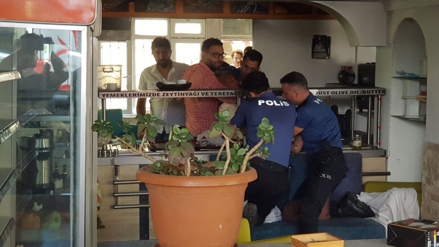 Elinde Bıçakla Girdiği Boş Oteli Yakmakla Tehdit Etti, Polisin Müdahalesiyle Etkisiz Hale Getirildi