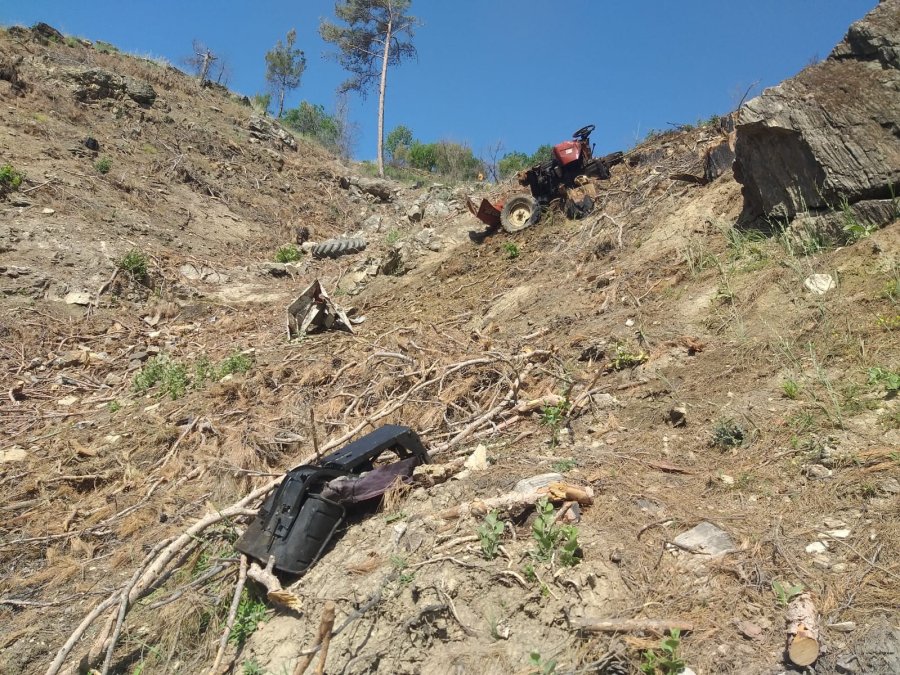 Manavgat’ta Traktör 300 Metrelik Uçuruma Yuvarlandı: 1 Ölü