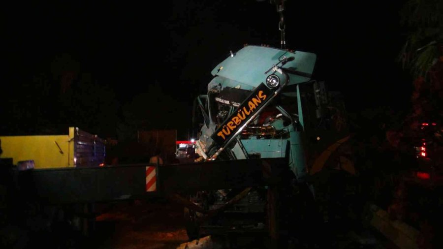 Antalya’da Zincirleme Kaza: 1 Ağır Yaralı