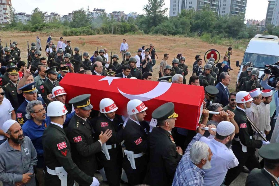 Şehit Piyade Teğmen Güler Antalya’da Son Yolculuğuna Uğurladı