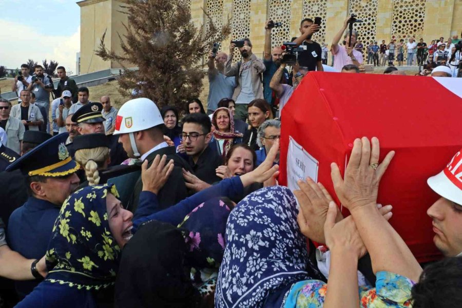 Şehit Piyade Teğmen Güler Antalya’da Son Yolculuğuna Uğurladı