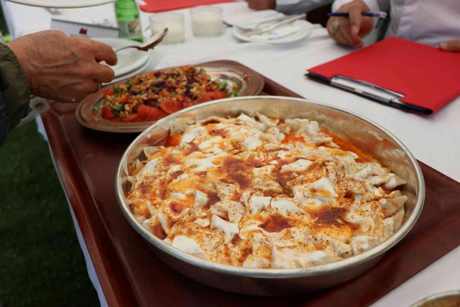 Türk Mutfağı Haftası’nda Yöresel Yemekleri Yarıştırdılar