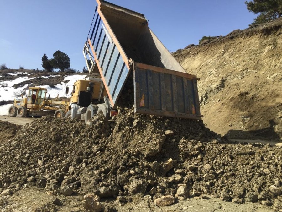 Korkuteli’de Yayla Yollarına Bakım