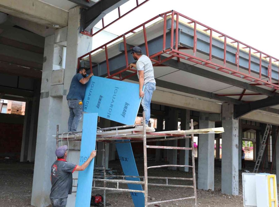 Kemer Otopark Ve Pazar Yeri Turizm Sezonuna Hazır