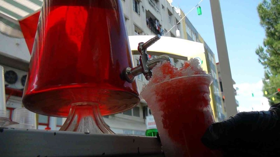 Toros Dağlarının Zirvesindeki Obruklardan Getirilip Bardağı 15 Tl’den Satılıyor