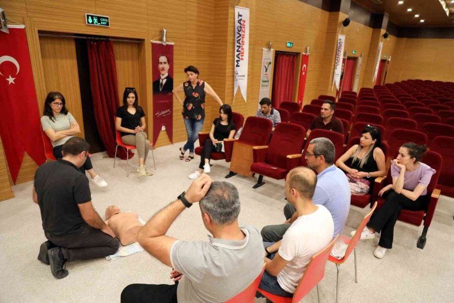 Manavgat Belediyesi Çalışanlarına İlkyardım Eğitimi