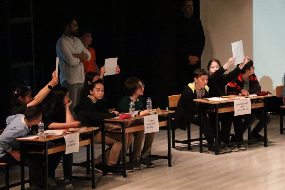 Niğde'de 6'ncı Sınıflar Arasında Matematik Yarışması Düzenlendi