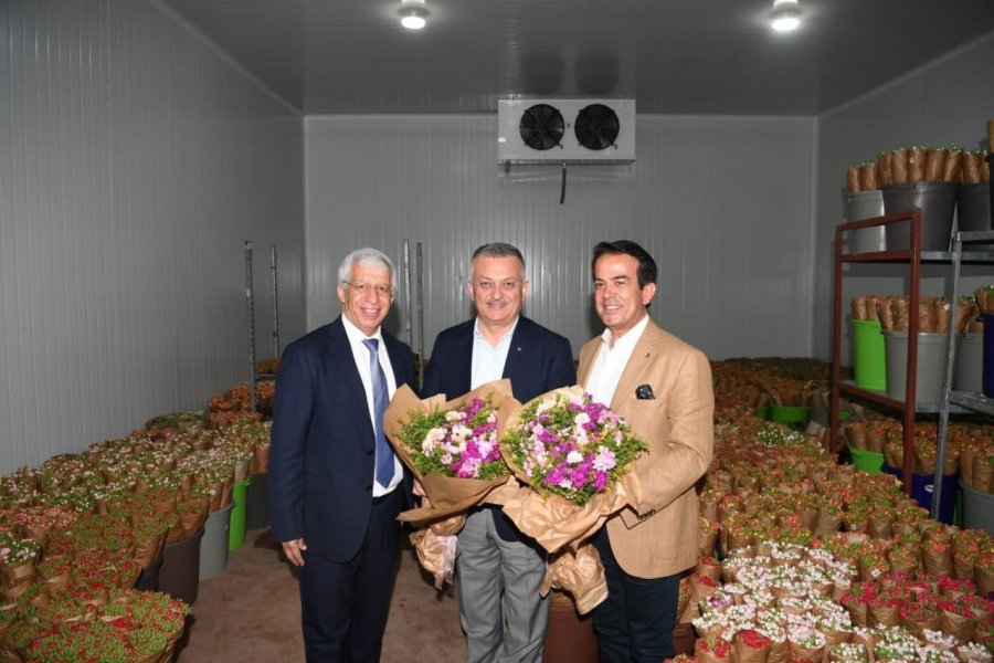 Vali Yazıcı Çiçekçilerle Bir Araya Geldi