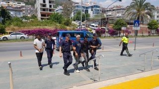 Alanya’da Yakalanan 36 Kaçak Göçmen İl Göç İdaresi Müdürlüğüne Gönderildi