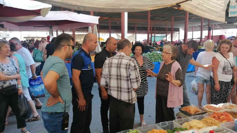 İsveçli Kadın Turist, Alışveriş İçin Geldiği Pazarda Çantasından Oldu