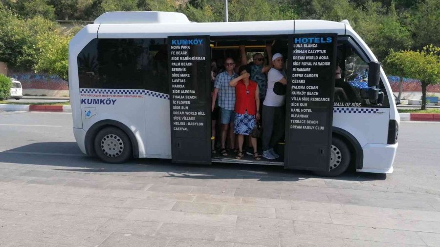 Ağzına Kadar Turist Dolu Minibüs Polise Yakalandı, Araç 15 Gün Trafikten Men Edildi