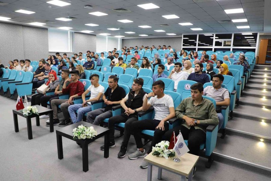 Kto Karatay Üniversitesi’nden Yapay Zeka Temalı Renkli Bahar Şenliği