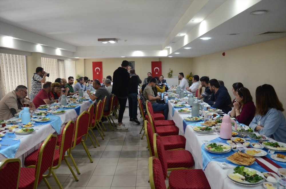 Karaman Valisi Akkoyun Gazetecilerle Bir Araya Geldi