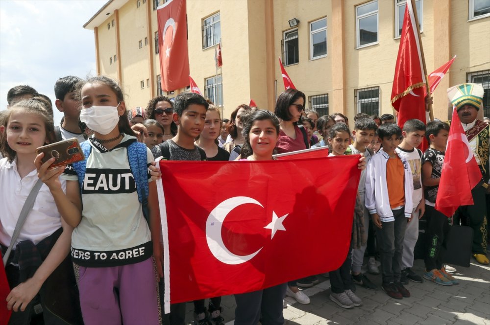 Şampiyona Coşkulu Karşılama